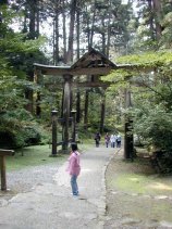 torii069.jpg (13934 バイト)
